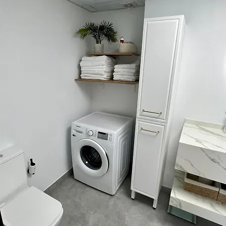 Apartmán Newly Renovated & *