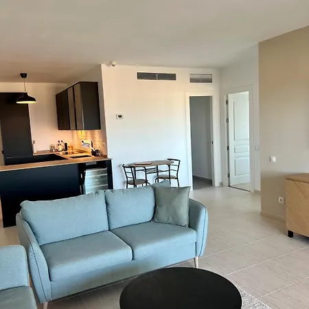 Newly Renovated & Lägenhet Fuengirola