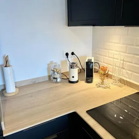 アパート Newly Renovated & *