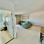 Newly Renovated & Apartment